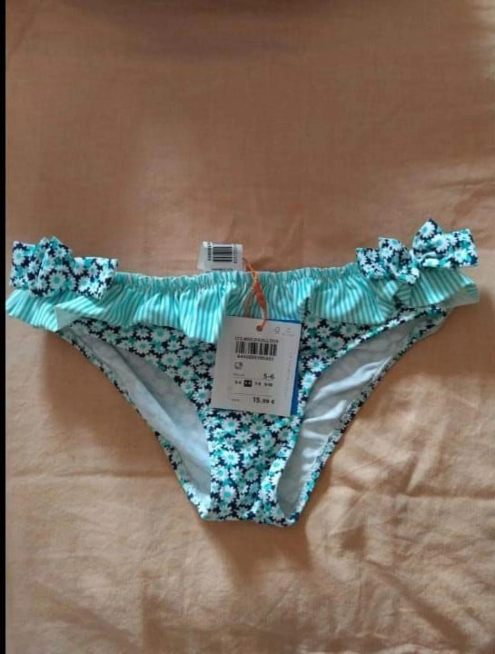 Bañador culetín niña 5-6 años nuevo